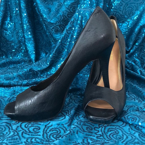 2 for $13 Gianni Bini Black Peep Toe Heels - Picture 6 of 8
